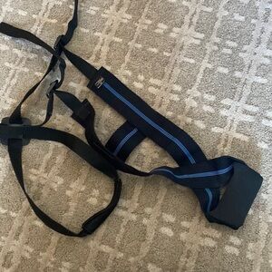 GivMohr sling Suze M, like new condition only needed it for a few months